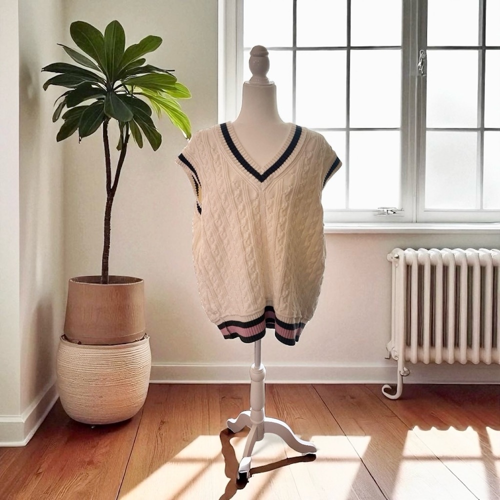Like New Free People V-Neck Sweater in White and Pink - Picture 5 of 5